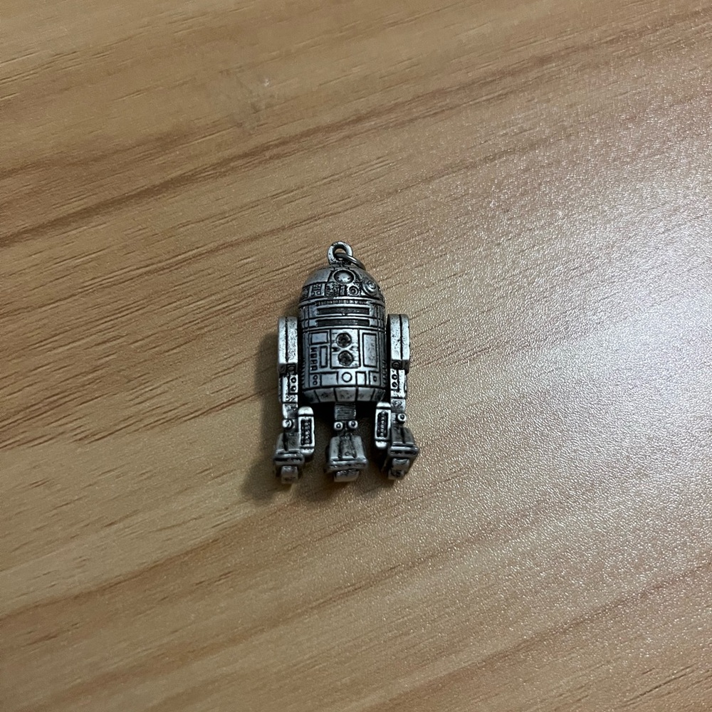Disney Star Wars R2D2 Silver Pendant